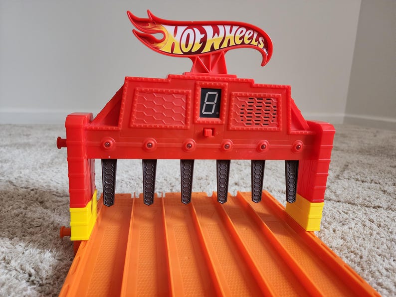 MonstertruckRaceway Riser Adapter für Hot Wheels 6-Lane Track Playset Monster Jam Bild 8