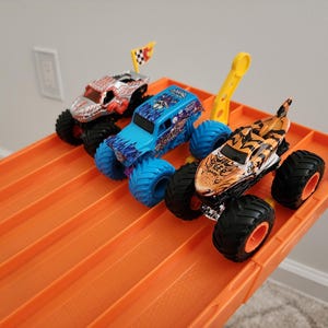 MonstertruckRaceway Riser Adapter für Hot Wheels 6-Lane Track Playset Monster Jam Bild 4