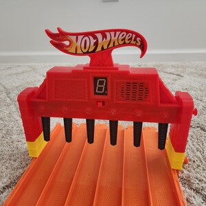 MonstertruckRaceway Riser Adapter für Hot Wheels 6-Lane Track Playset Monster Jam Bild 11