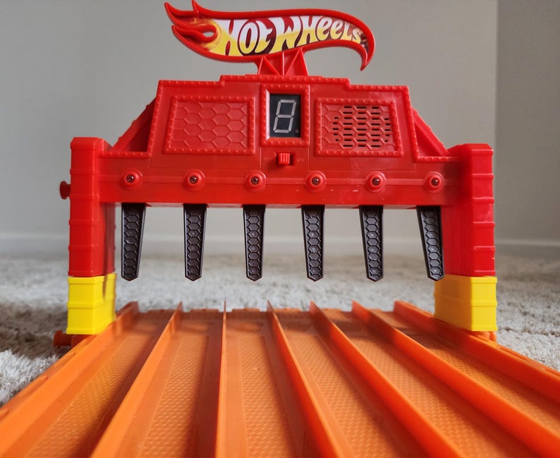 MonstertruckRaceway Riser Adapter für Hot Wheels 6-Lane Track Playset Monster Jam Bild 2
