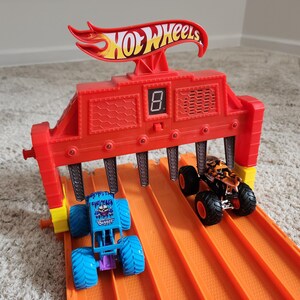 MonstertruckRaceway Riser Adapter für Hot Wheels 6-Lane Track Playset Monster Jam Bild 5