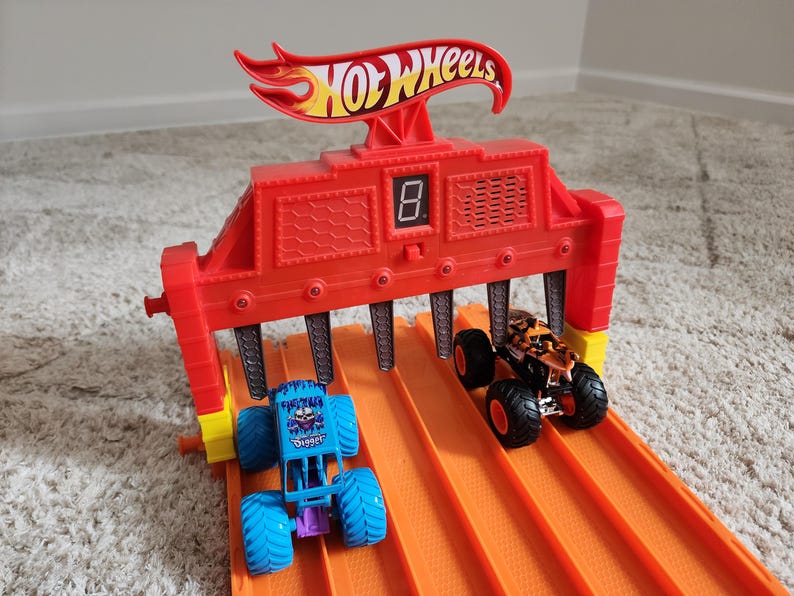 MonstertruckRaceway Riser Adapter für Hot Wheels 6-Lane Track Playset Monster Jam Bild 5