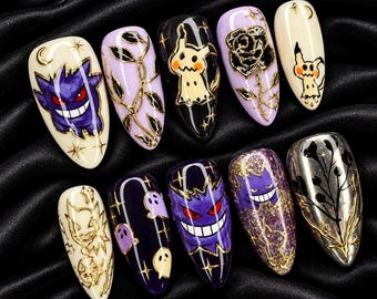 Paznokcie prasowane Gengar Mimikyu, Paznokcie z motywem ducha Pokémon, Fioletowo-czarne paznokcie na Halloween, Gotyckie zdobienia paznokci w stylu anime, Ręcznie robione nakładki. Sztuczne paznokcie