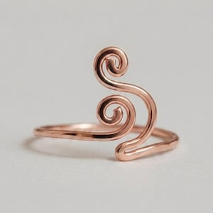 Miedziany pierścionek z podwójną spiralą, ręcznie robiony | Pierścionek z zapięciem S Curl Bypass | Celtycki prezent w stylu boho dla niej