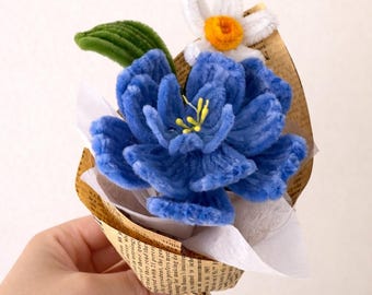 Ręcznie robiony mini bukiet kwiatów, owinięty rustykalnym papierem, upominek na imprezę, prezent dla nauczyciela