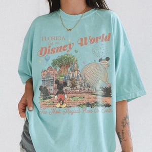 Vintage Mickey Disneyworld Comfort Colors Shirt, Retro Mickey And Friends Shirts, Walt Disneyworld Tee, Disney 2026 Trip Disney Vacation Tee immagine 5