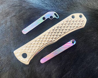 Chris Reeves Umnumzaan titanium schaal, drakenhuidtextuur, NiobiuTi-backspacer, pocketclip