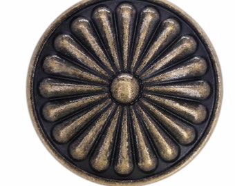 10 bottoni in ottone antico con gambo in metallo con scudo a forma di fiore. 23 mm (7/8 di pollice)