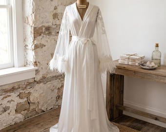 Bata larga de novia con encaje y plumas, bata de damas de honor, bata de satén para tocador, camisón de mujer, lencería de boda, bata kimono, glamour del viejo Hollywood.