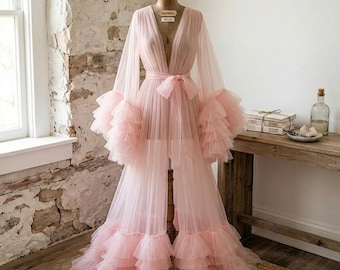 ロングブライダルローブ、イリュージョンブドワールローブ、写真撮影用チュールマタニティローブ、ブライズメイドローブ、ハリウッドチュールローブ、ウェディングローブランジェリー