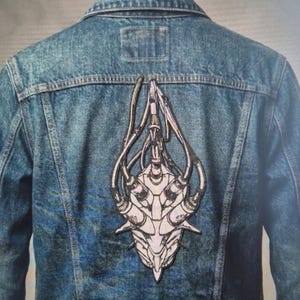 Parche trasero biomecánico ciberpunk