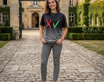 Camiseta unisex Sun Fade – Camiseta con estampado grunge de cruz y tijera, de algodón transpirable y con efecto deshilachado a mano.