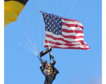 SOCOM Parachutist with American Flag - Patriotic Aviation Print (13x19)