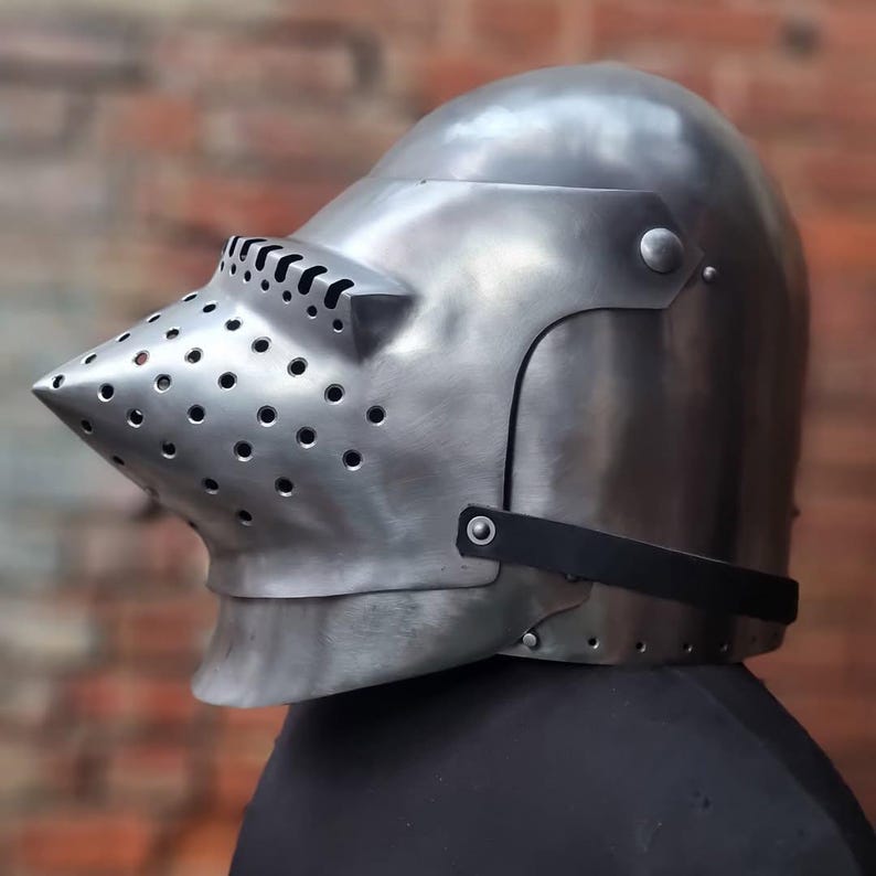 14th-century-hounskull-bascinet-helmet-polished-steel-knight-armor