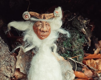 Forest Shamanic Totem Doll, Archaic Natural Sculpture, Spiritual Altar Decor, Witchcraft Ritual Item