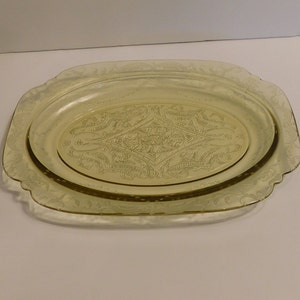 Federal Glass Iconic MADRID Pattern Vintage Light Amber Tray / Small Platter
