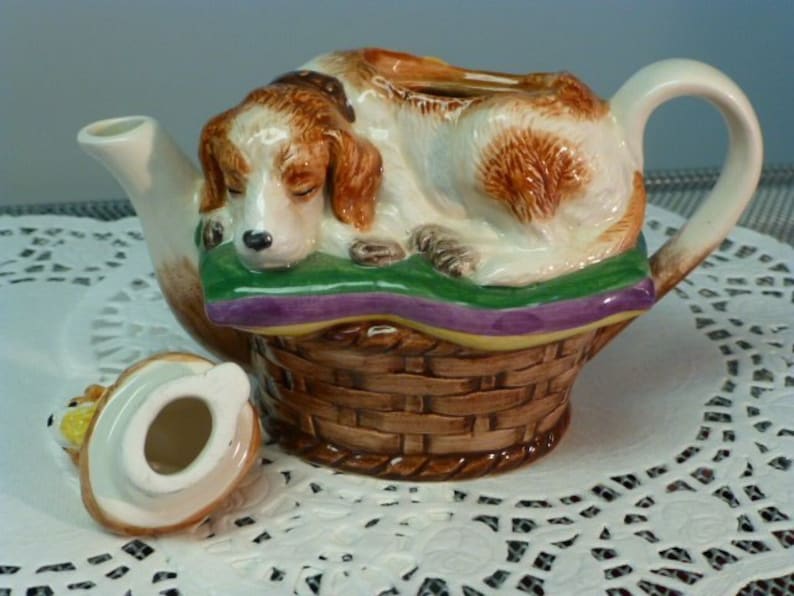 Vintage Noritake Royal Hunt Sleeping Dog /& Puppy Ceramic Mini Teapot Single Serving Teapot Estate Sale Find Appears Unused