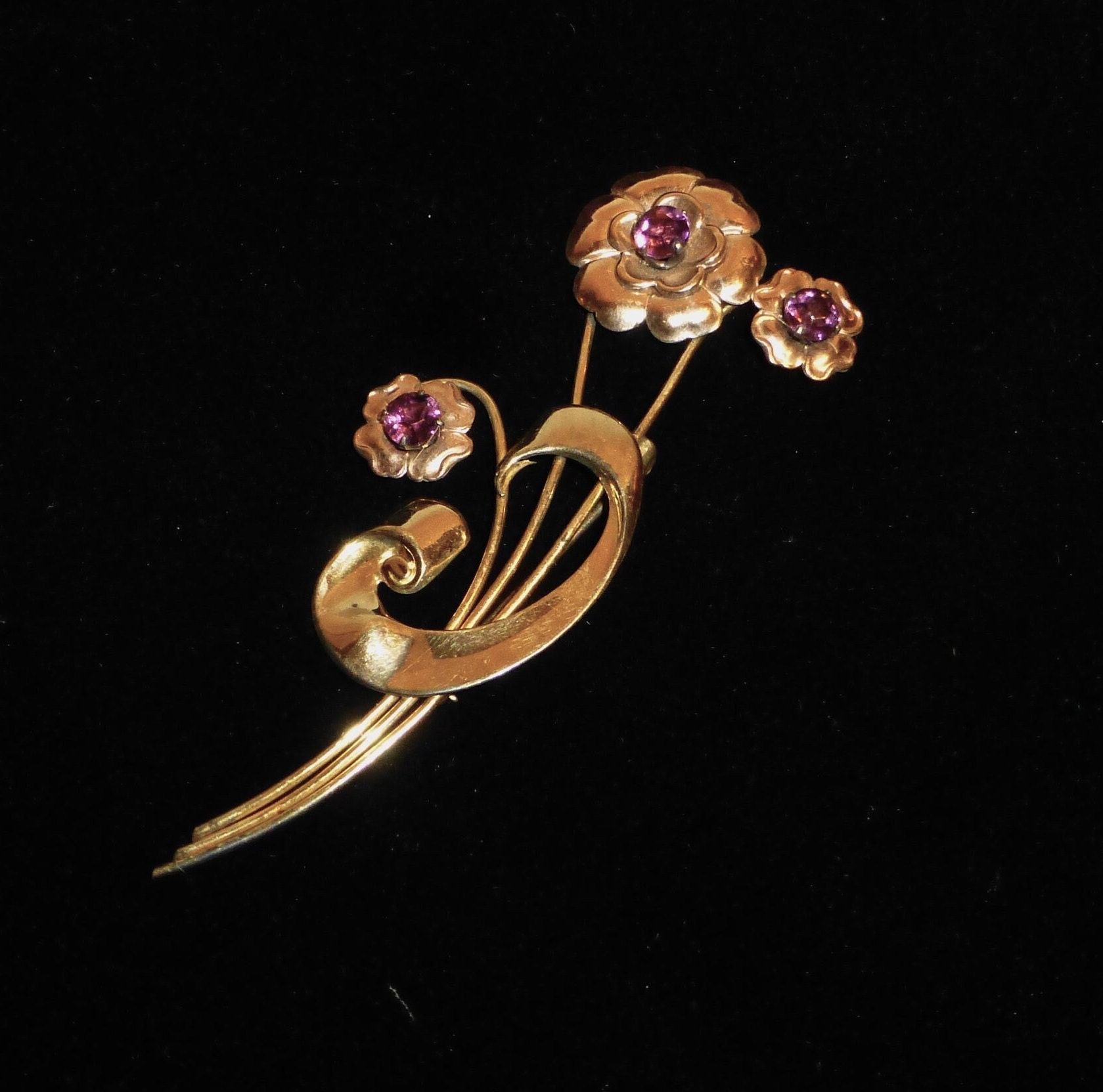 F BROOCH GOLD – h'eres