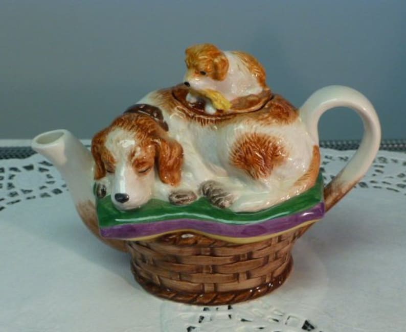 Vintage Noritake Royal Hunt Sleeping Dog /& Puppy Ceramic Mini Teapot Single Serving Teapot Estate Sale Find Appears Unused