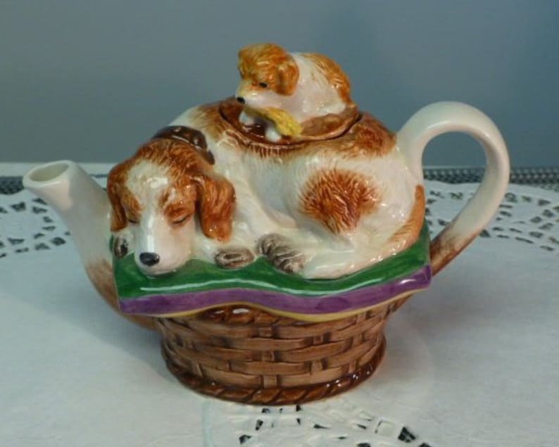 Vintage Noritake Royal Hunt Sleeping Dog /& Puppy Ceramic Mini Teapot Single Serving Teapot Estate Sale Find Appears Unused