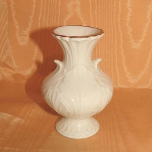 Lenox ELFIN Bud Vase, 4 1/2" H., Sculpted Leaf Pattern, 24K Hand Decorated, Appears Unused