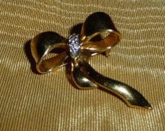 Vintage 14Kt Yellow Gold Diamond Bow Brooch - 1980s Gemologist Appraisal
