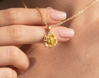 ひまわりと蝶のネックレス、繊細なゴールドの花のペンダント、キュービックジルコニアのひまわりジュエリー、自然をモチーフにしたギフト