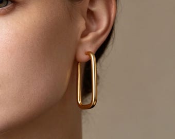 ゴールドスクエアイヤリング、ステンレススチール製チャンキーハギーピアス、エレガントな企業向けジュエリー、記念日ギフト