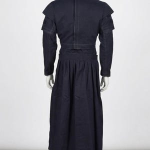 Puede incluir: Un juego de tres cuencos de cer&aacute;mica apilables de diferentes tama&ntilde;os. Los cuencos tienen un acabado mate moteado en tonos crema, marr&oacute;n claro y marr&oacute;n oscuro. Cada cuenco tiene forma redondeada y un borde ligeramente ensanchado.