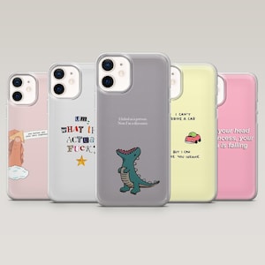 Peut inclure: Plusieurs coques de téléphone avec des motifs et du texte. Une coque montre une main tenant un biscuit chinois, une autre dit "UM, WHAT THE ACTUAL FUCK" avec une étoile, et une troisième présente un dinosaure avec le texte "I failed as a person. Now I'm a dinosaur."