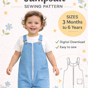Pode incluir: Um bebé a usar um macacão de ganga azul claro, com uma t-shirt branca por baixo. A imagem inclui o texto "Baby Overall Jumpsuit Sewing Pattern" e "Tamanhos 3 Meses a 6 Anos". Um desenho do macacão também é mostrado.