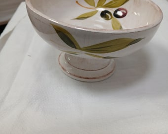 イタリア産オリーブと葉をモチーフにした台座付きボウル