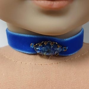 Blauer Opal Harlekin Navette Glaskristall - Puppenhalsband - Puppenhalskette für 45 cm große Puppen