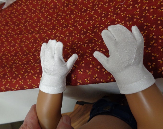 White Wrist Length Gloves for 18 Dolls 16th Century21st Century Gloves