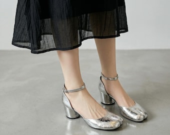 Leather Split Toe Mary Jane Heels | Chunky Buckle Strap Pumps