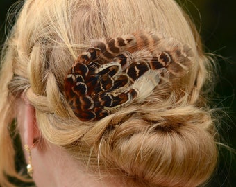 Feder Fascinator in natürlichen Henne Fasan, Feder Haarspange, Hochzeit Haarspange