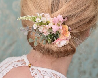 Barrette fleur en rose poudré et verdure argentée | à cheveux rose poudré | à cheveux en forme de fleur | à cheveux pour demoiselles d'honneur | Pince à cheveux de mariée