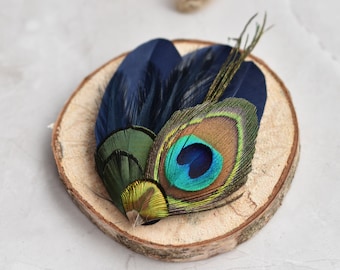 Pinza de pelo azul marino y pluma de pavo real / fascinador de plumas de pavo real / tocado de plumas de pavo real / pinza de pelo de dama de honor / boda