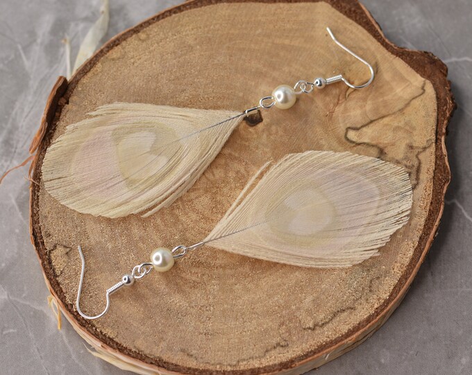 Small Ivory / White Peacock Eye Feather Earrings with Swarovski Pearl
