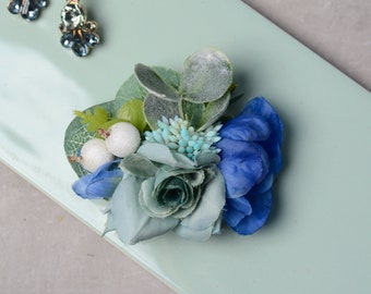 Blue Flowers and White Berry Clip