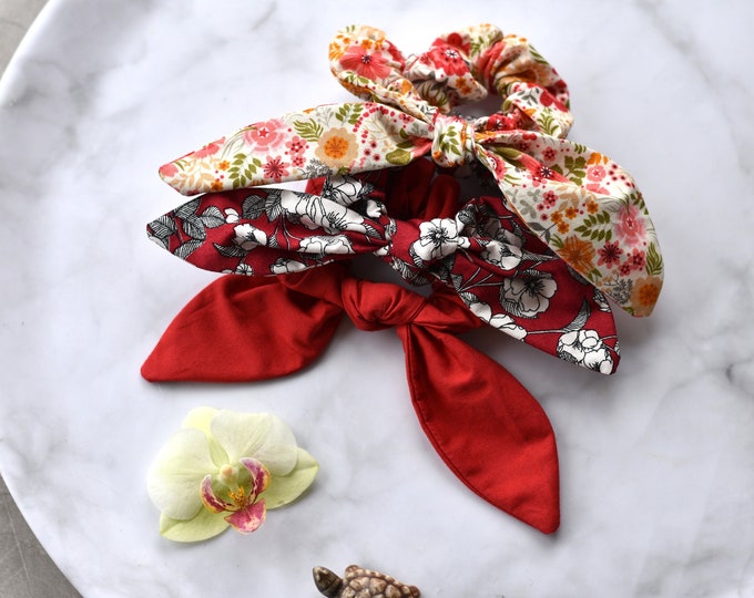 Set of 3 Red Toned and Floral Print Scrunchies