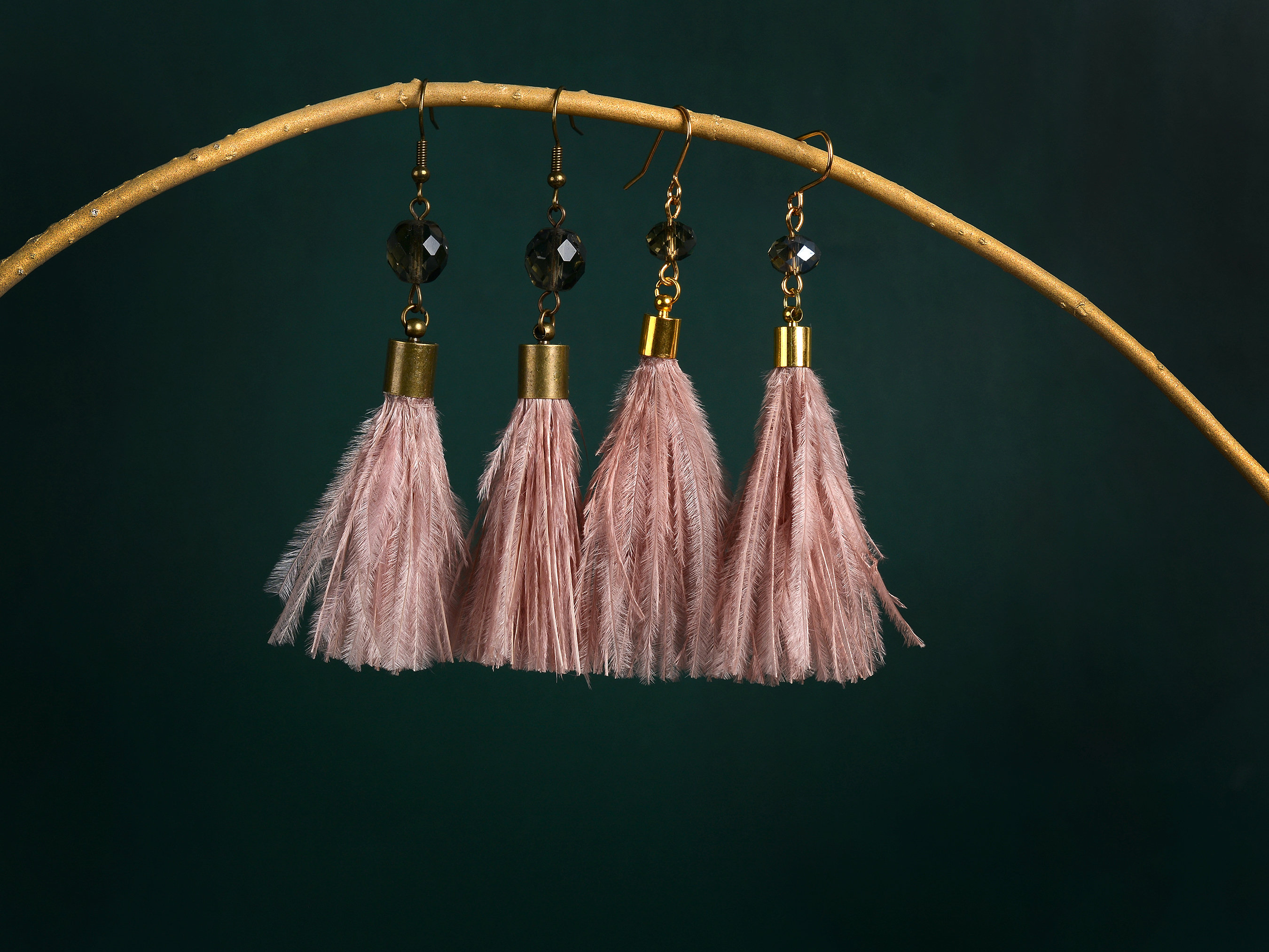 Ostrich feather earrings – Struisvogel Ranch