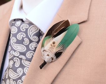 Bottle Green and Duck Feather Lapel Pin Small No.236