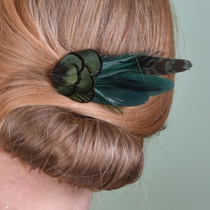 Clip de pelo de plumas verdes oscuros / Clip de pelo de plumas de faisán / Fascinador de plumas / Novia / Clip de pelo de dama de honor / Fascinador de boda imagen 3
