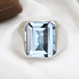 Emerald Cut aquamarijnring heren 925 zilver, zegelring met zware bezel, minimalistische hoogglans band hem, geboortesteen maart blauwe edelsteen