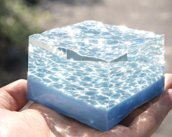 Juguete sensorial de silicona transparente para piscina en miniatura de grado alimenticio, con ondas de agua 3D, ideal para el verano y decoración de escritorio.