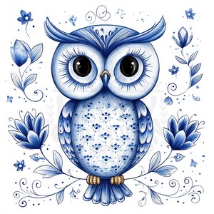 Könnte beinhalten: Detaillierte Illustration einer blau-weißen Eule mit großen Augen, die auf einem floralen Zweig sitzt. Die Eule weist komplizierte Muster auf und ist von blauen Blumen und dekorativen Wirbeln auf weißem Hintergrund umgeben.