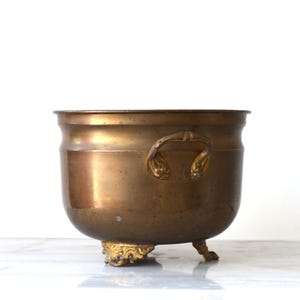 Vintage Mid Century Brass Footed Planter Pot with Handles | Cauldron Style Jardiniere Three Paw Feet | Boho Flower Cachepot