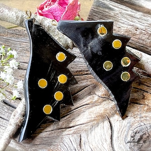VINTAGE: 2pcs - LARGE Natural Ethnic Carved Horn and Inlayed Brass Earring Charms - Pendant - Tribal - Natural Horn
