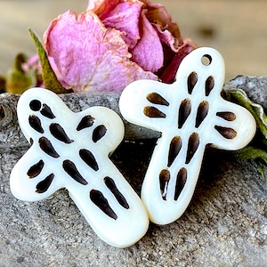 SUPPLY: 2pcs - Ethnic Tribal Rustic Carved Bone Cross Pendants - Natural Bone Pendants - Bone Beads - Star Pendants